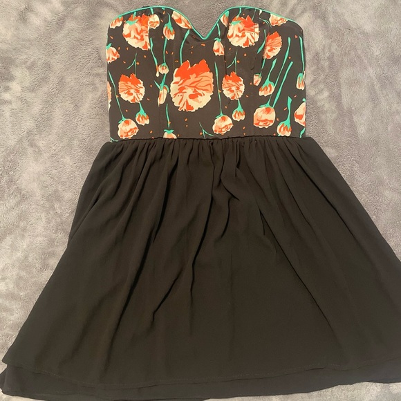 Gianna Bini Strapless Dress - Picture 3 of 7